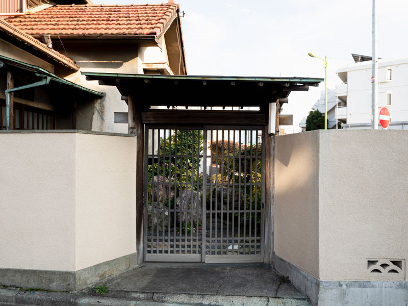 puerta batiente